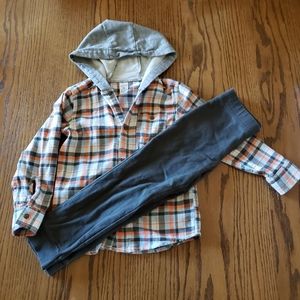Carters 5t Boys Outfit Like New EUC